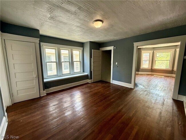 Building Photo - 10817 Orville Ave