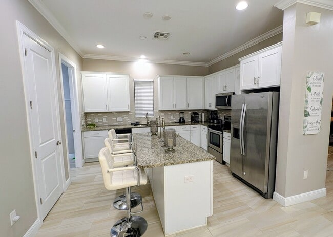 Building Photo - 1320 Kendari Ter