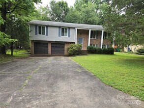 634 Sweetgum Ln