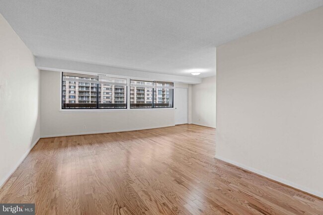 Building Photo - 5501 Seminary Rd