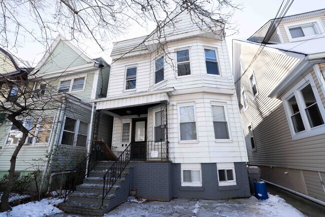 Building Photo - 45 GAUTIER Ave