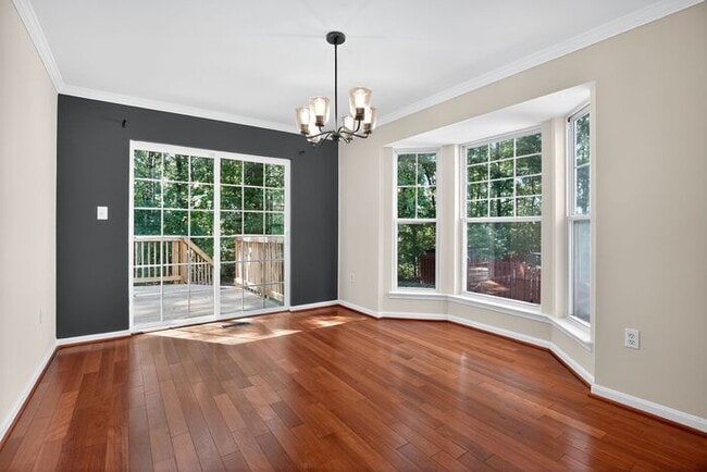 Foto del edificio - Lovely End Unit 3-Level Townhome in Kingsv...