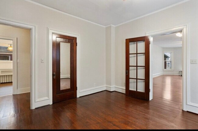 Building Photo - 431 E 8th St