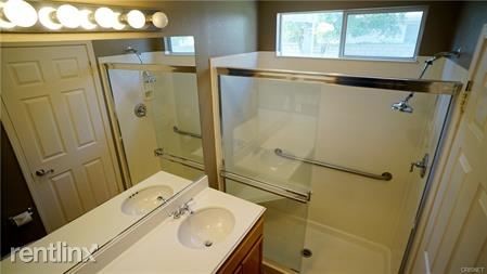 Building Photo - 2 br, 2 bath House - 2084 Laurelwood Ave