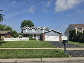 Building Photo - 10016 Twin Creek Blvd