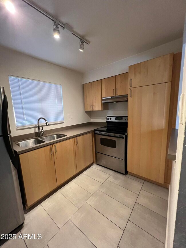 Foto del edificio - 3629 E Turney Ave