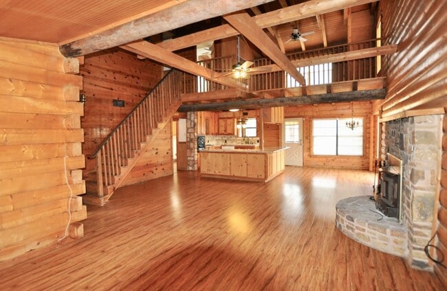 Building Photo - FFOR LEASE in BROCK! 3 BR- 2 BA - 2 Car Carport + Loft + Office - 2,256 sf Log Home on Approximat...
