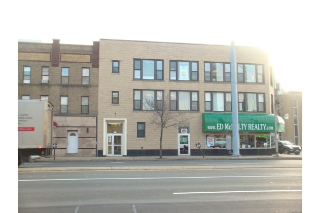 Building Photo - 200-212 Sunrise Hwy