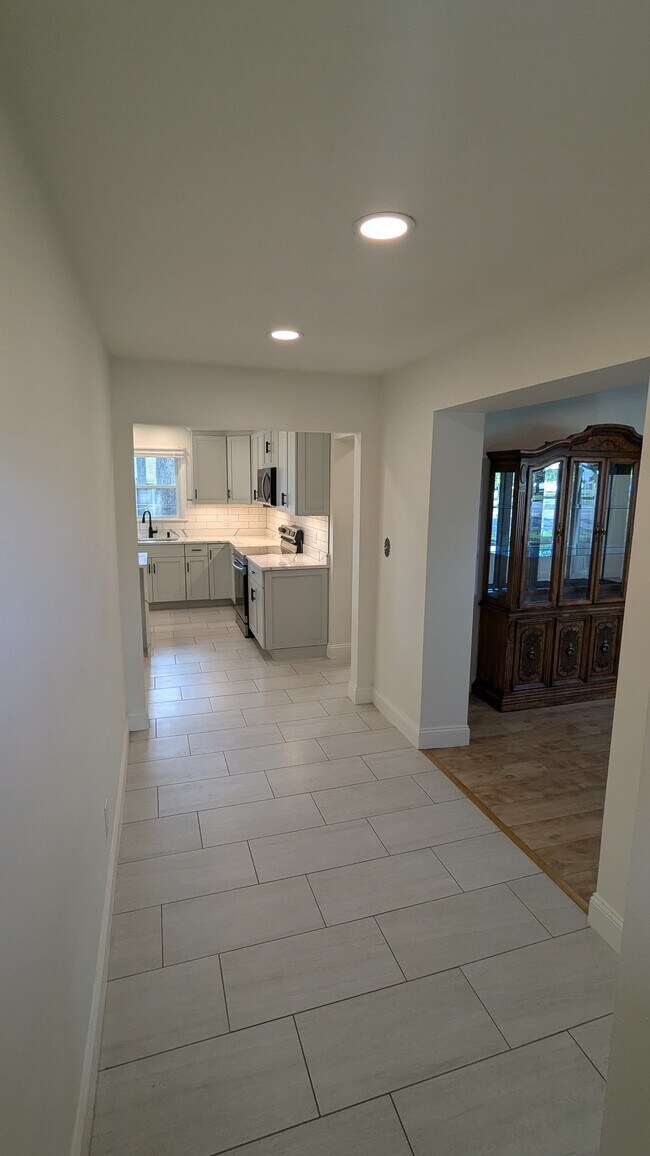 Foto del edificio - 1220 N Cedar Crest Blvd
