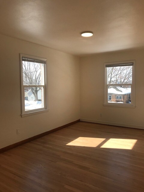 Foto del edificio - 2421 Hoard St