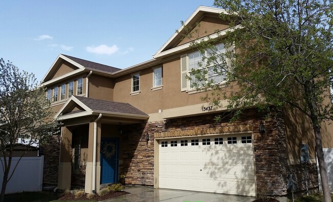 Building Photo - 13437 S Corbin Valley Dr