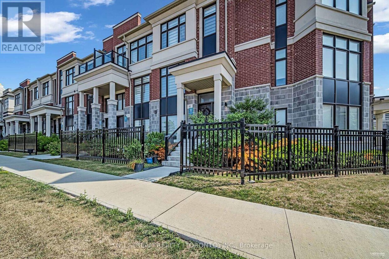 Primary Photo - 4 Pantheon Ln