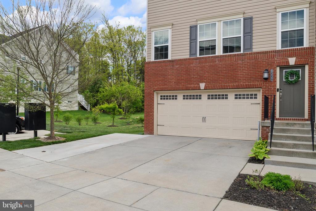 Foto principal - 8332 Daydream Cres