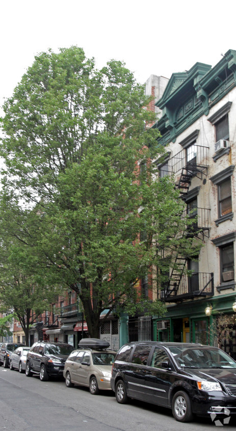 Primary Photo - 517 E 12th St