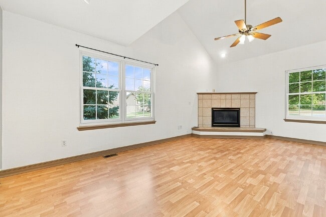 Building Photo - 5524 W Canyon Trail