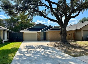 Building Photo - 23211 Prairie Bird Dr