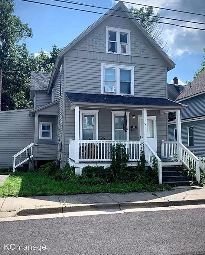 Foto principal - 3 br, 1 bath House - 5 King Avenue