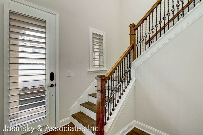 Building Photo - 4 br, 3 bath House - 96010 Enclave Manor