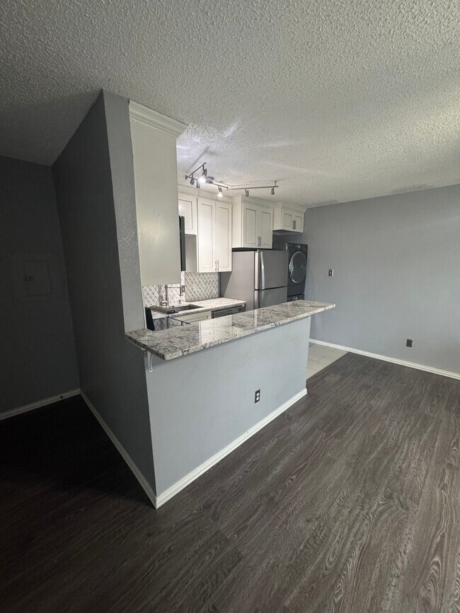 Foto del edificio - 1704 Baird Farm Cir