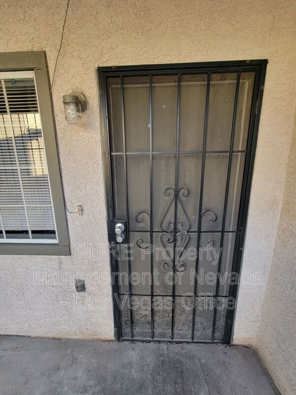 Building Photo - 3520 Rio Robles Dr