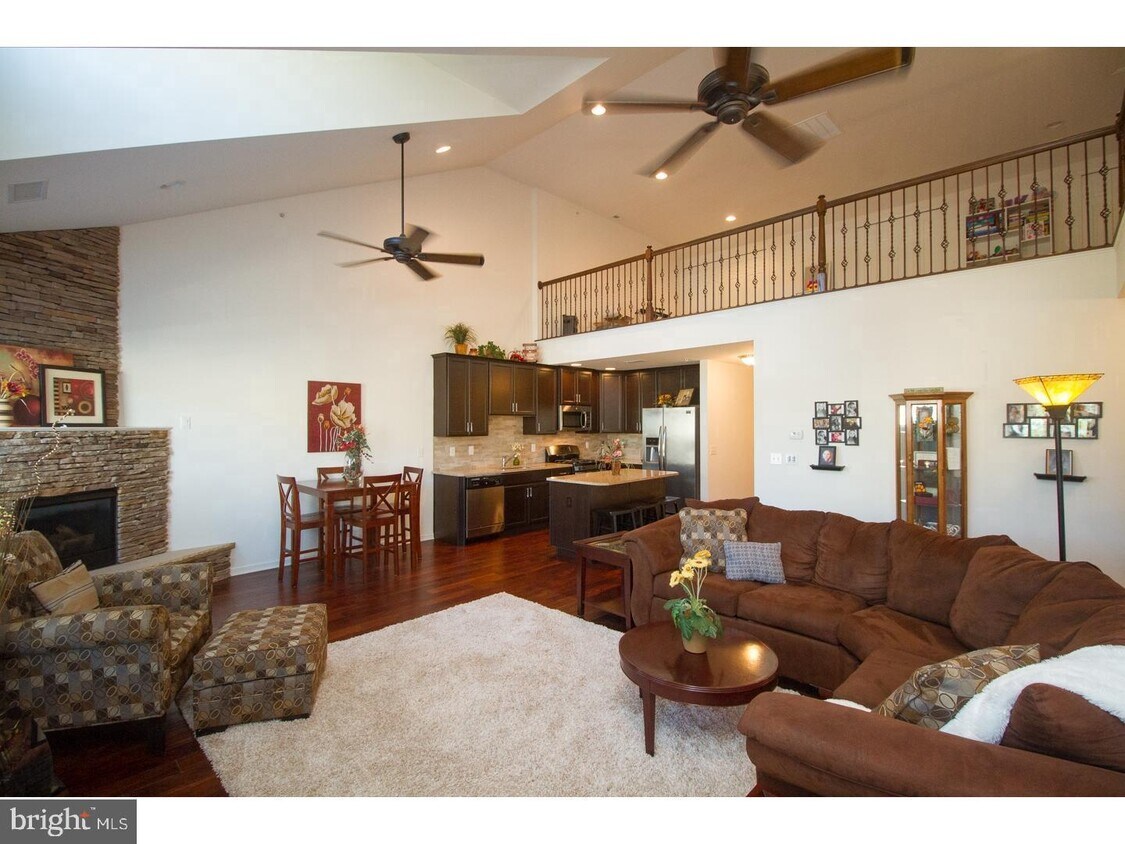 Foto principal - 57 Bowman Dr