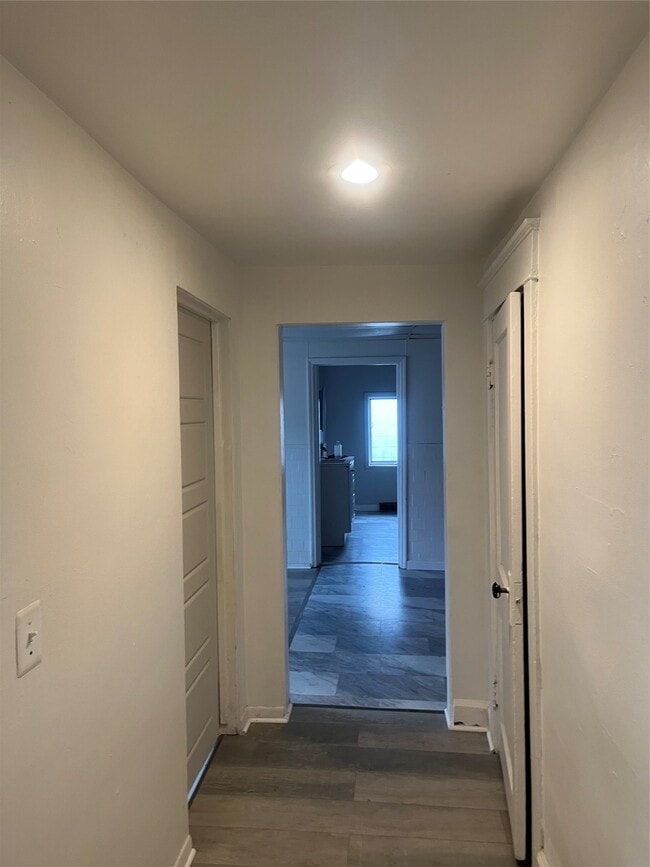 Building Photo - 223 Squires Ave