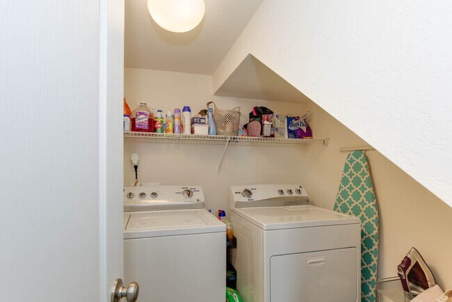Building Photo - 4023 Abercorn Dr
