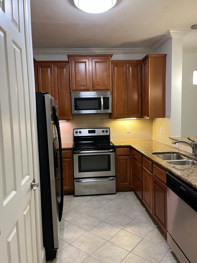 Building Photo - 77 Talon Ct