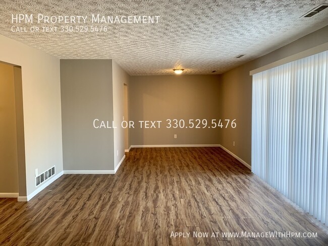 Foto del edificio - Spacious Updated Plain Township Apartment!