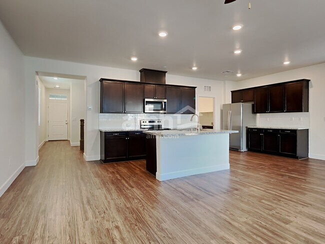 Building Photo - 4739 Tree Swing Street