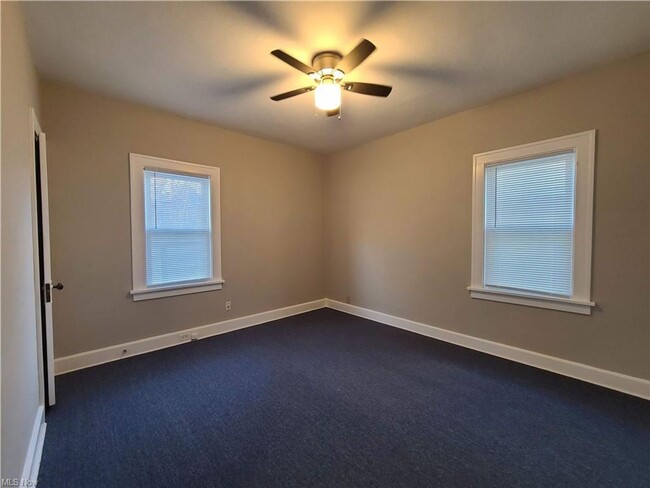 Building Photo - Shinde Altamont