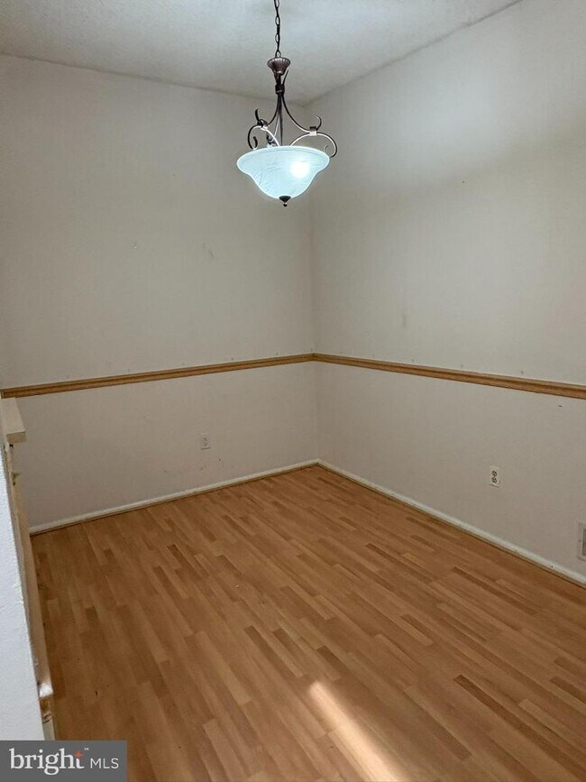 Foto del edificio - 109 Versailles Ct