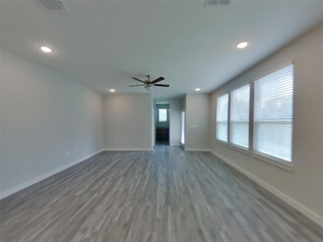 Building Photo - 556 Raglands Rd