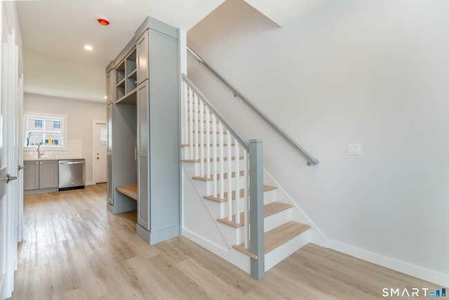 Building Photo - 158 Princeton St