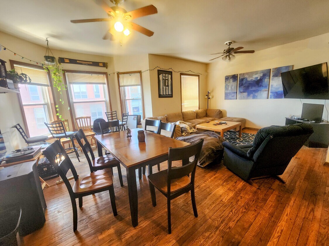 1830 E Kane Pl Unit 1, Milwaukee, WI 53202 Apartments in Milwaukee