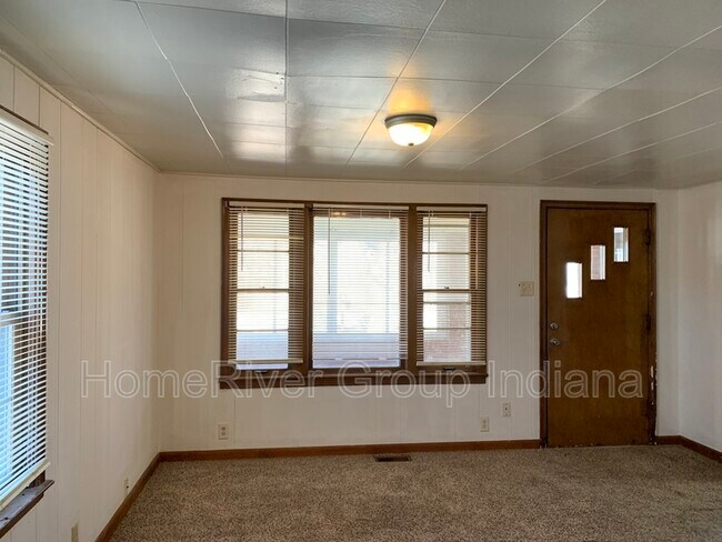 Building Photo - 3 W 206th St