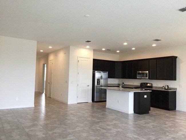 Building Photo - 9169 Carmela Ave