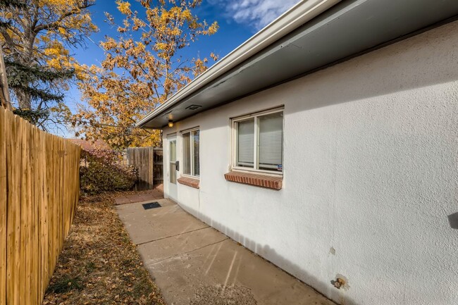 Building Photo - Cozy One Bedroom Condo in Westminster