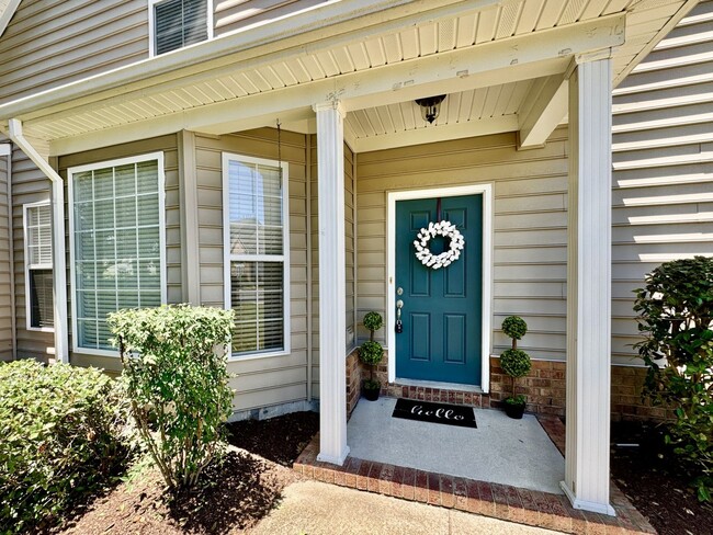Building Photo - READY July 1st!! End-Unit Condo with Commu...