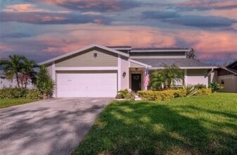 Building Photo - 1326 Corner Oaks Dr