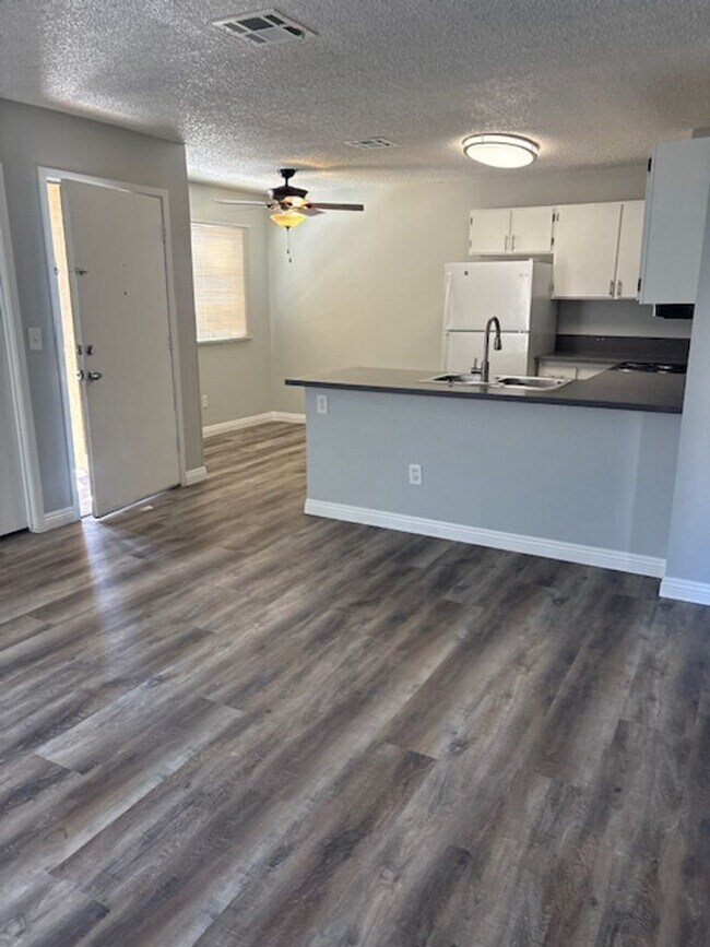 Building Photo - 2665 Bryandouglas Dr