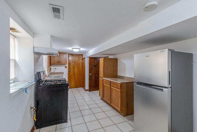 Foto del edificio - 7408 W Addison St