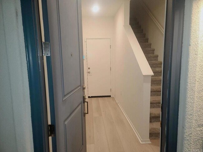 Foto del edificio - 1655 Sandbanks Dr