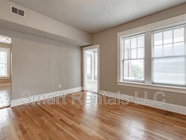 Foto del edificio - 5855 Washington Blvd