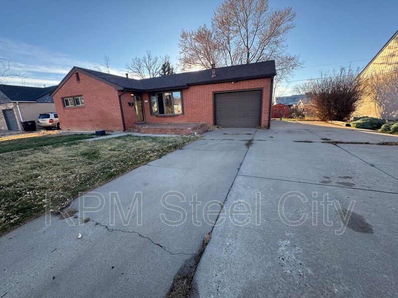 Building Photo - 1529 Alexander Cir