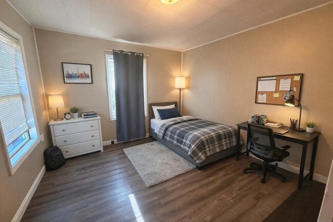 Building Photo - 2220 20th St