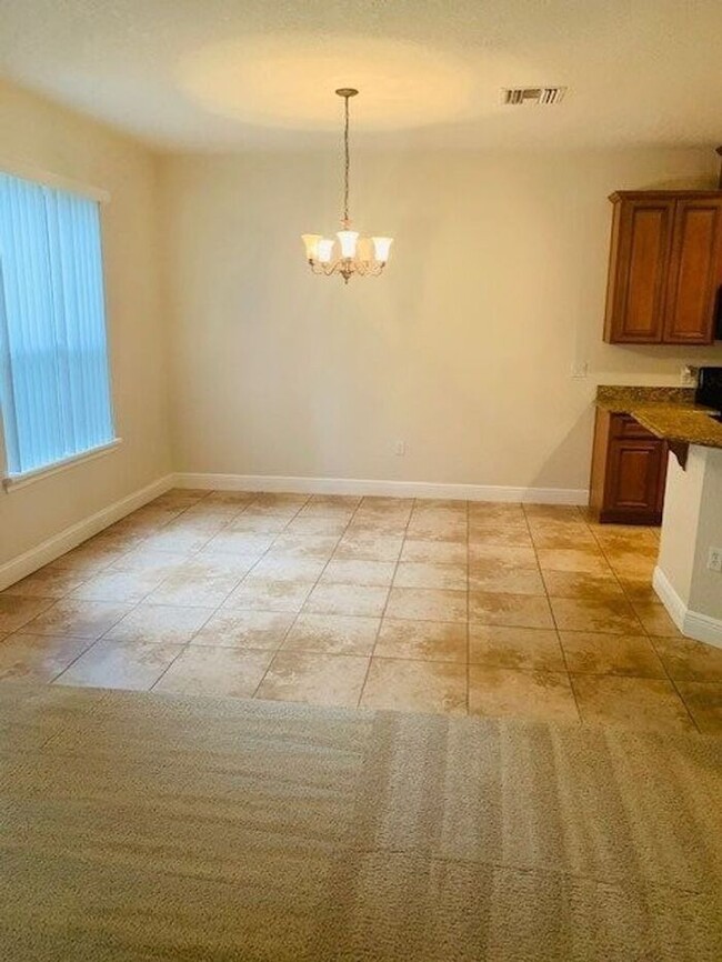 Building Photo - Towhome in La Fortuna, Kissimmee