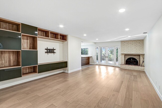 Foto del edificio - Spacious 3 Bedroom Upland Home, Available Now!