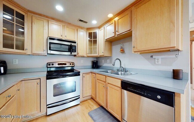 Foto del edificio - 2411 Brownsboro Rd