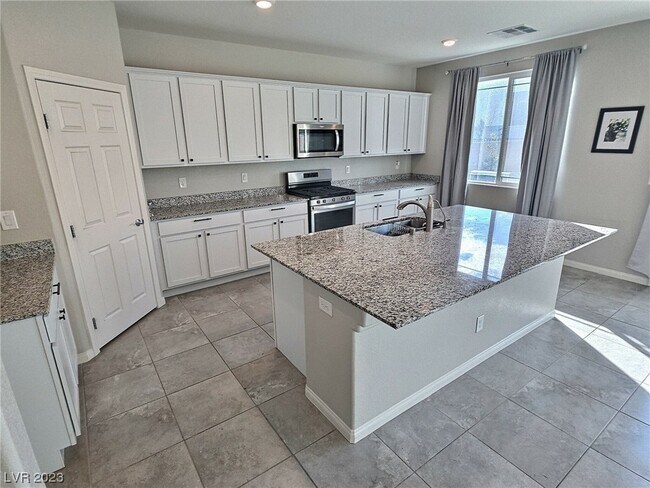 Building Photo - 7733 Rosebark Cliffs St